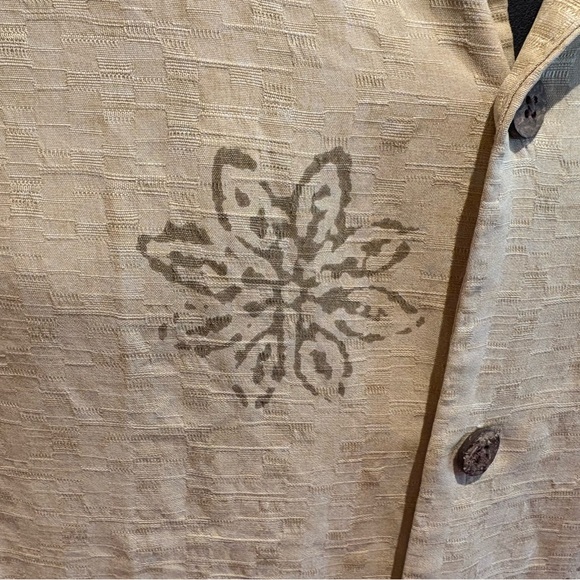 Tommy Bahama‎ Light Tan Floral Shirt - Picture 6 of 8